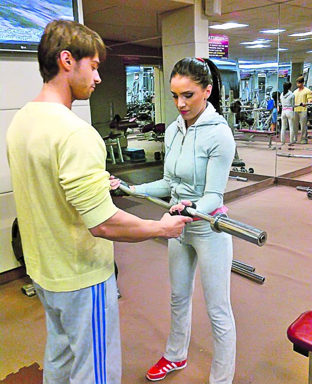 Fosta doamnă Vârciu are un admirator care arată senzaţional: antrenorul ei de fitness: «Îmi place Adelina»