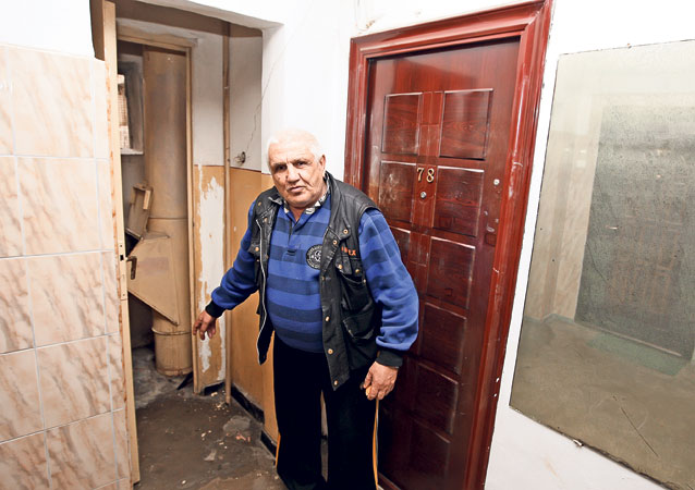 Şi-a înjunghiat iubitul din cauza unui SMS! O animatoare din Capitală a ajuns în cătuşe, fiind acuzată de omor