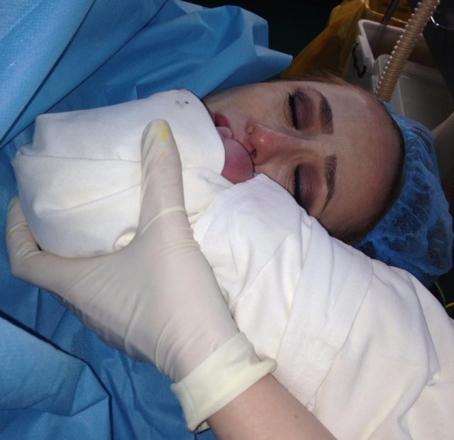 Ani Creţu de la "Vacanţa Mare" a născut un băieţel! FOTO