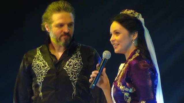 ANDREEA MARIN, în PUBLIC cu un alt BĂRBAT: ”Așa un bărbat îți trebuie ție: să te admire, să te adore”