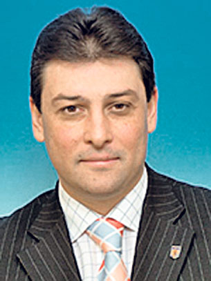 Copiii vor învăţa de la anul istoria romilor şi a ungurilor | Ideea îi aparține deputatului Nicolae Păun, liderul Partidei Romilor