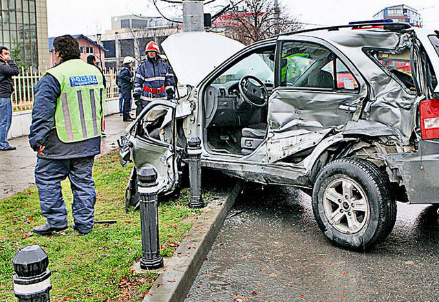 Şoferul lui Mircea Lucescu, pericol pe şosele: a trecut în viteză peste jaloanele de separare ale benzilor de circulaţie | «Il Luce» se grăbea să semneze cu Şahtior