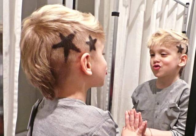 AȘA MAMĂ, AȘA FIU! La 4 ani, băiatul Corinei Bud are o FREZĂ COOL și e TATUAT | FOTO 