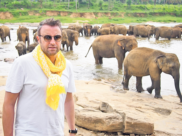 Cătălin Botezatu a fost în pelerinaj la mănăstirile din Sri Lanka: «M-am rugat să-mi întâlnesc dragostea adevărată»