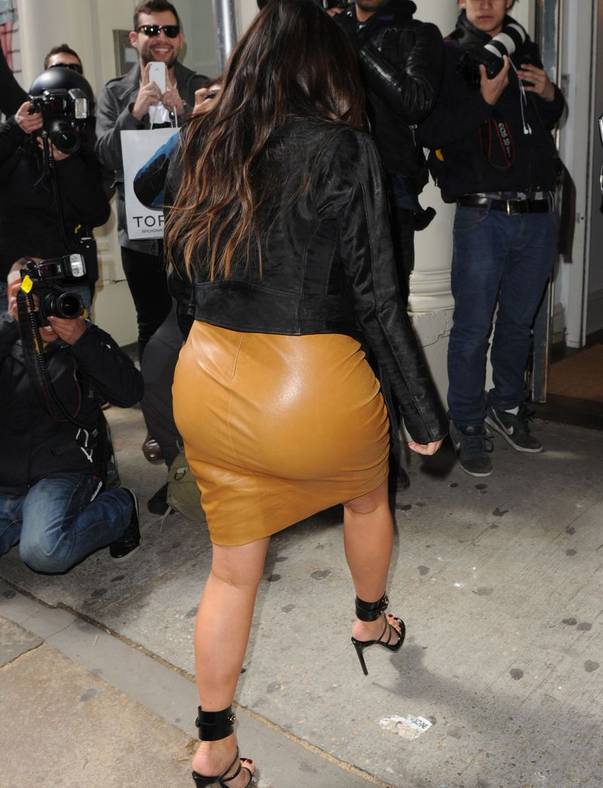 SCHIMBAREA RADICALĂ pe care a făcut-o Kim Kardashian! Uite cât de MULT s-a ÎNGRĂȘAT de când este ÎNSĂRCINATĂ! FOTO