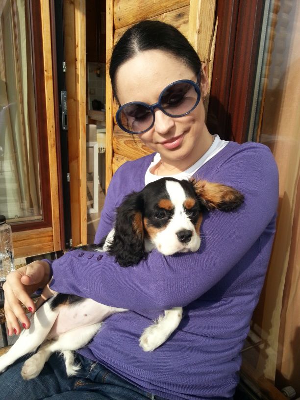 ANDREEA MARIN s-a pozat cu NOUL MEMBRU al FAMILIEI! ”E cam bosumflici”, spun prietenii!