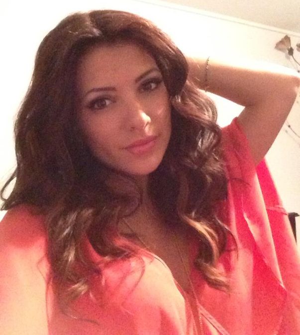 Celia nu mai e brunetă! Și-a schimbat nuanța părului pentru prima dată în viață. Îți place cum îi stă? | FOTO 