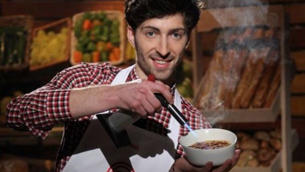 EL ESTE cel mai FRUMOS CONCURENT de la MASTERCHEF! Iată-i pe ceilalți ARĂTOȘI din CONCURS! FOTO