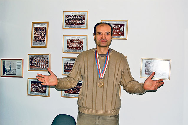 Fostul mare handbalist Robert Licu vorbeşte despre drama Oltchimului: «Plâng şi acum!»