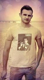 Un alt cântăreț de la noi și-a facut implant de păr: "Acum sunt Harry Potter"