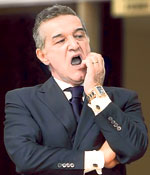 EXCLUSIV | Replici tăioase între Mutu şi Piţurcă: "Adi era distrus, a plâns şi şi-a cerut scuze!" - "Scuze, da, plânsul e o invenţie!"