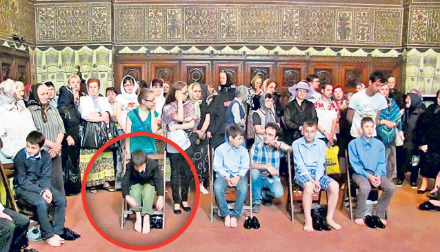 Tradiţii în Joia Mare | Unii s-au întrecut la încondeieri, în timp ce înalţii prelaţi au înfăptuit obiceiurile specifice Paştelui