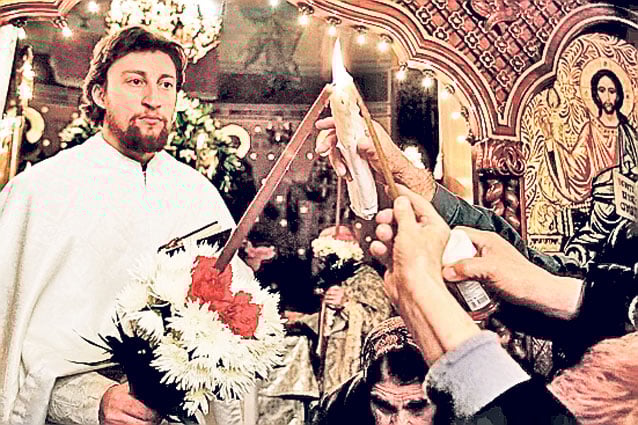 Tradiţii în Joia Mare | Unii s-au întrecut la încondeieri, în timp ce înalţii prelaţi au înfăptuit obiceiurile specifice Paştelui