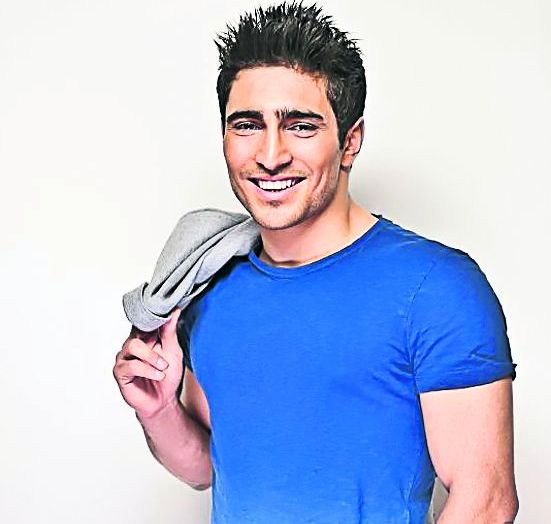 S-a epilat pentru Eurovision! Cezar Ouatu a renunţat la părul de pe piept pentru marele concurs din Suedia