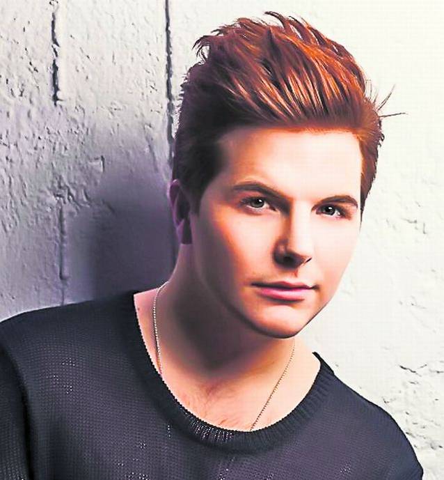 S-a epilat pentru Eurovision! Cezar Ouatu a renunţat la părul de pe piept pentru marele concurs din Suedia