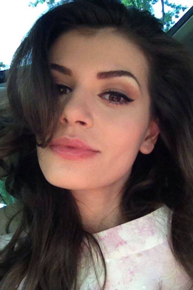 CU ATÂTA MACHIAJ nu ai mai VĂZUT-O DE MULT! Uite cum a apărut FARDATĂ MONICA GABOR!