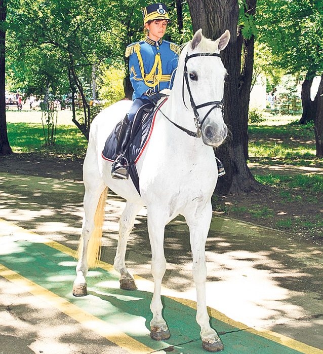 Invazia prichindeilor! Ieri, de ziua lor, copiii n-au ratat nici o activitate din cele pregătite pentru ei în toată ţara | FOTO
