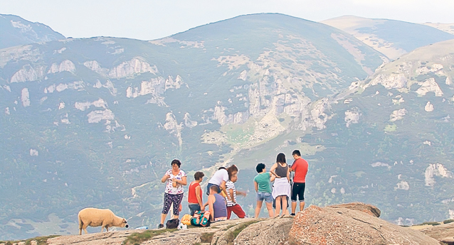 Ce vacanţă nebună! Zilele libere de Rusalii şi vremea bună le-au permis românilor să evadeze departe de agitaţia oraşelor | FOTO