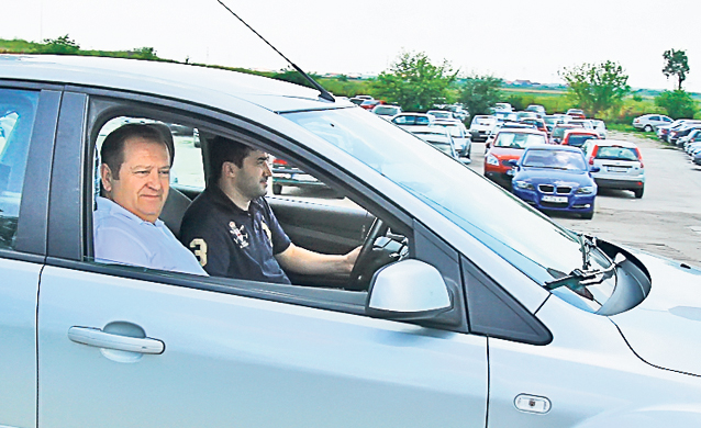 Vizitat la puşcărie doar de vărul Virgil! Gigi Becali n-a mai petrecut la a 55-a aniversare cu şampanie, dans şi înconjurat de familie