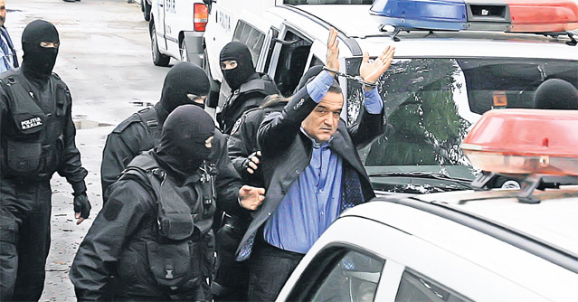 Gigi, te bagi la fotbal cu băieţii răi?