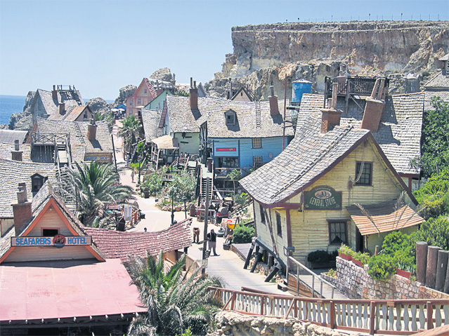 O româncă de 25 de ani se laudă că are unul din cele mai «tari» locuri de muncă din lume