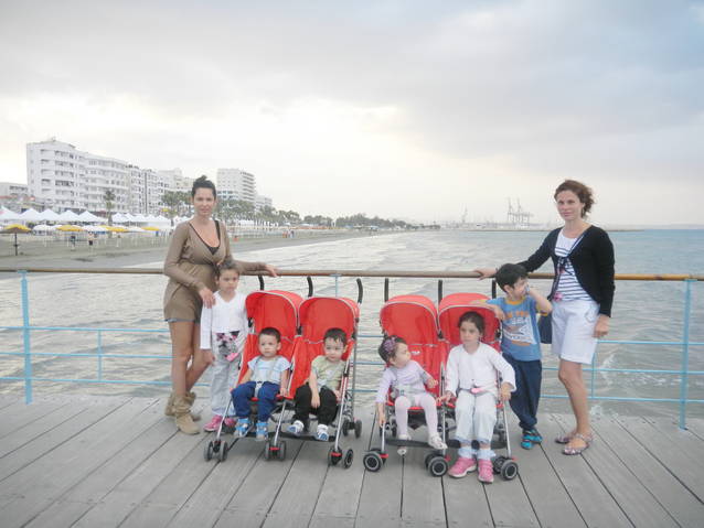 La evenimente e SCOASĂ DIN CUTIE, dar în vacanţe, NICOLETA LUCIU este alta! Uite-o NEMACHIATĂ în Cipru! FOTO ÎN ARTICOL