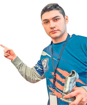 Cel mai bun român la fotbal pe calculator a făcut o avere frumuşică din acest «sport»