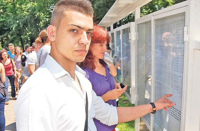 BACALAUREAT 2013 | Note de 10 pentru unii, sub 5 pentru alţii!