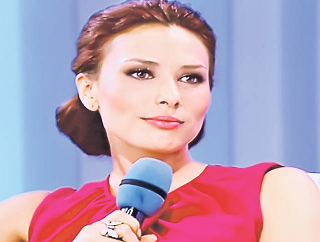 Salman Khan «a ratat-o» la mustaţă pe Monica Gabor!