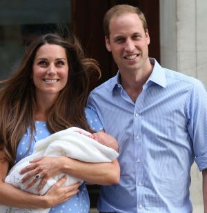 PRINŢUL CHARLES, dat la o parte! DECIZIA LUATĂ de REGINA MARII BRITANII, după VENIREA PE LUME A MICUŢULUI GEORGE