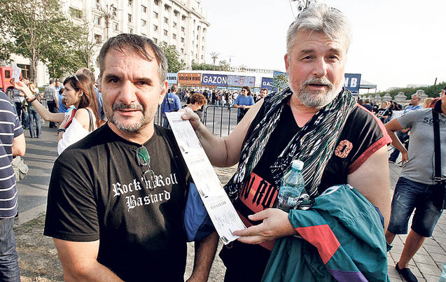 El a dat mâna cu Roger Waters