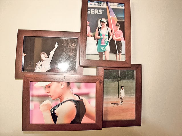 Părinţii Simonei Halep povestesc cum fiica lor juca tenis pe hol cu fratele ei: "Spărgea tot prin casă!"