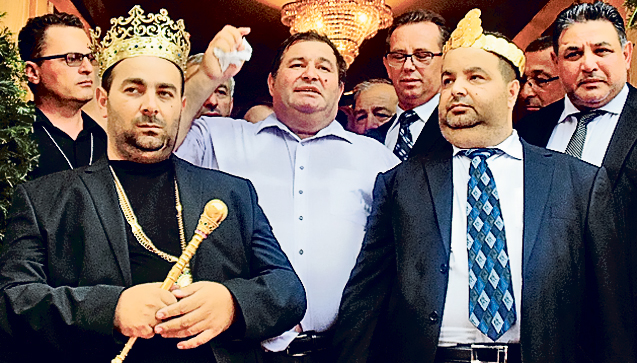 Eveniment incredibil la petrecerea romilor de la Costeşti! Au logodit o fetiţă de doar patru ani