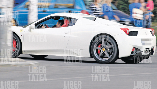 Minune se rupe în figuri cu noul său Ferrari