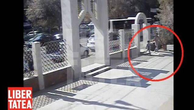 Tatăl lui Ionuţ Anghel afirmă că bunica nu a lăsat copiii nesupravegheaţi timp de 2 ore. Vezi care sunt argumentele sale! 