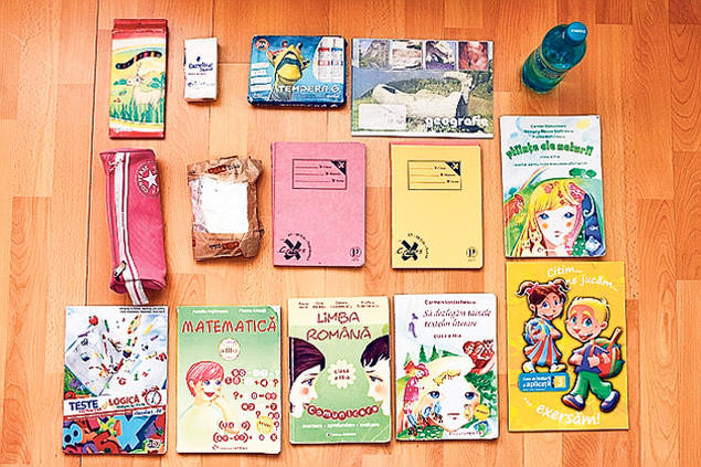 Medicii avertizează: ghiozdanul prea greu afectează coloana copilului!