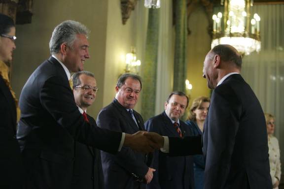 Băse dă pe mâna procurorilor un apropiat. Vezi despre cine e vorba!