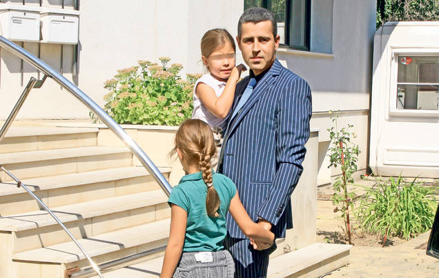 Remus Truică face pe supăratul! Şi-a văzut gemenele doar o dată anul acesta