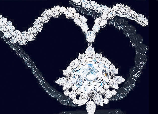 Vrei o maşină din aur? Te costă 7.500.000 $