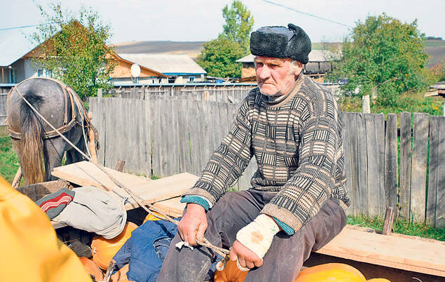 Îşi riscă viaţa când beau o cafea! În caz de cutremur, clădirile din Centrul Istoric al Bucureştiului ar putea să se prăbuşească | FOTO