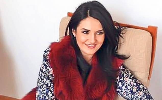 Fiica unui preot i-a suflat postul lui Mantea