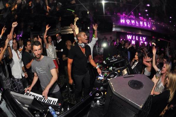 EXCLUSIV | Cu ce macho cântă Anda Adam!