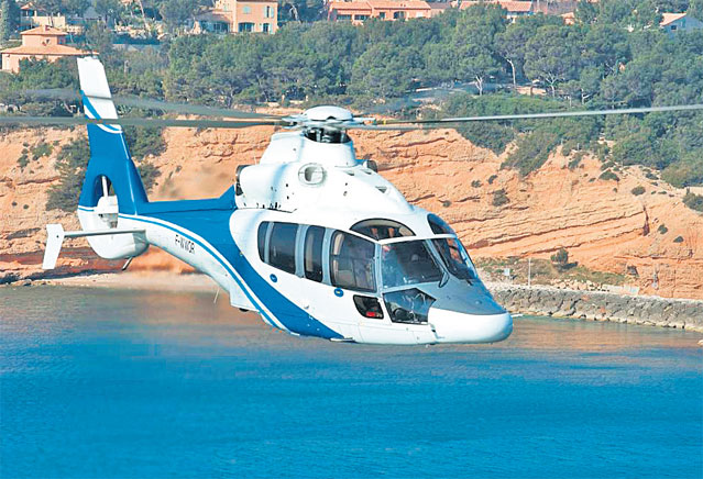 Află ce om de afaceri şi-a luat vapor, TAB, avioane şi... barjă! Indiciu: este cel mai bogat român