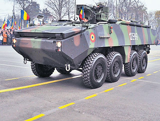 Află ce om de afaceri şi-a luat vapor, TAB, avioane şi... barjă! Indiciu: este cel mai bogat român