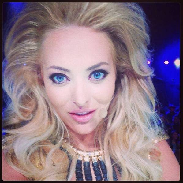 X Factor | Delia, ce ţi-ai făcut în cap?