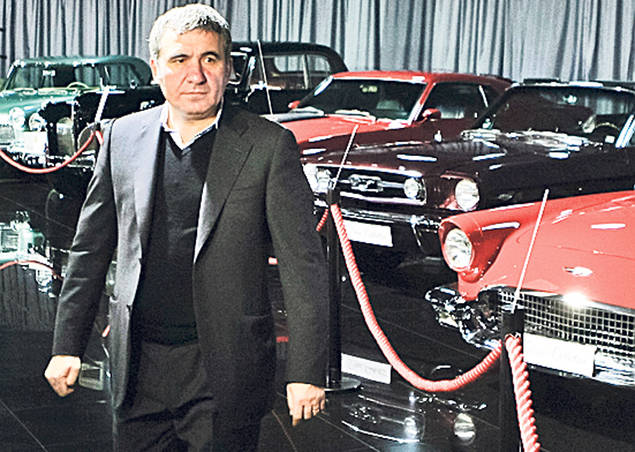 Ion Ţiriac a deschis lângă Bucureşti o galerie în care îşi expune colecţia de automobile! Are 250 de maşini de milioane | FOTO