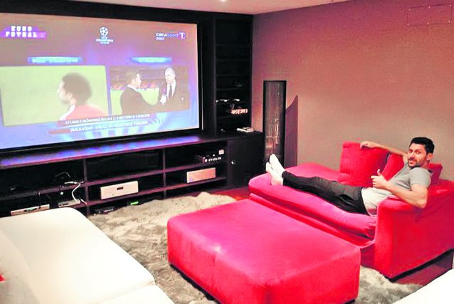 Cine e mai mort? Noi sau grecii?