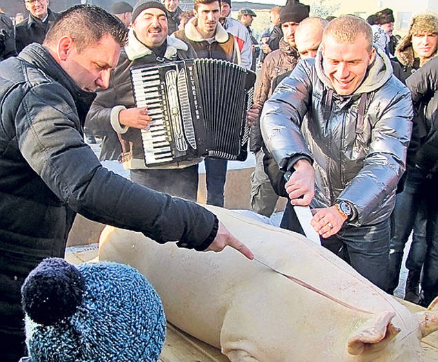 Greii fotbalului se pregătesc să intre în noul an! Petrec la mare şi la munte