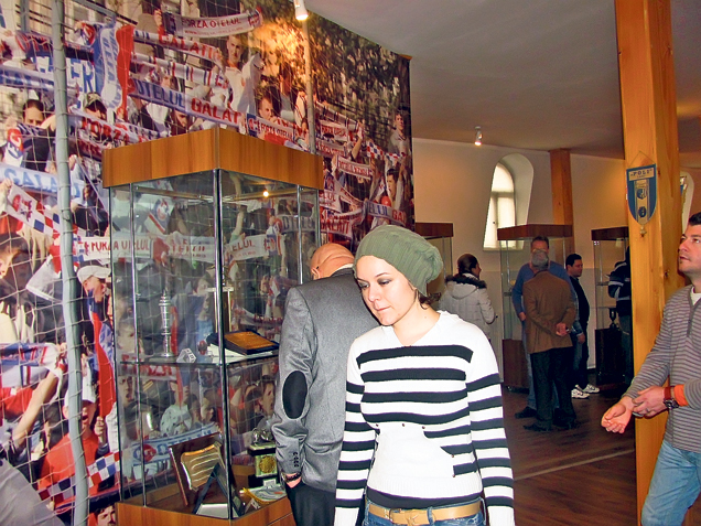 Nicolae Rainea, cel mai bun arbitru român al tuturor timpurilor, are expoziţie la Galaţi