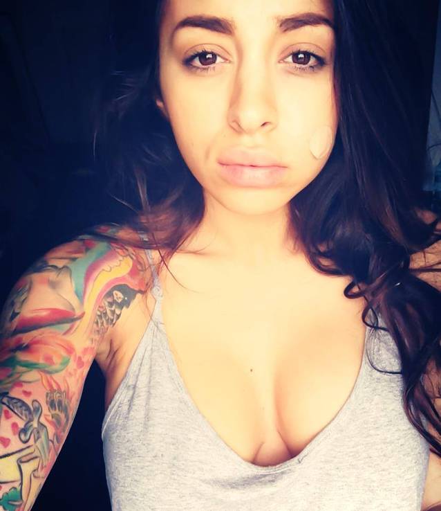 RUBY ŞI-A SPERIAT FANII! Uite cât de umflată s-a trezit de dimineaţă | FOTO ÎN ARTICOL